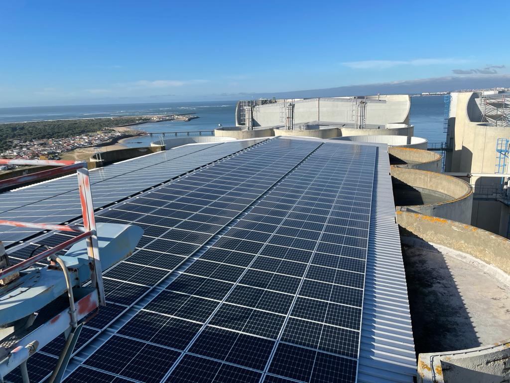 Instalação solar industrial junto ao cais, Porto